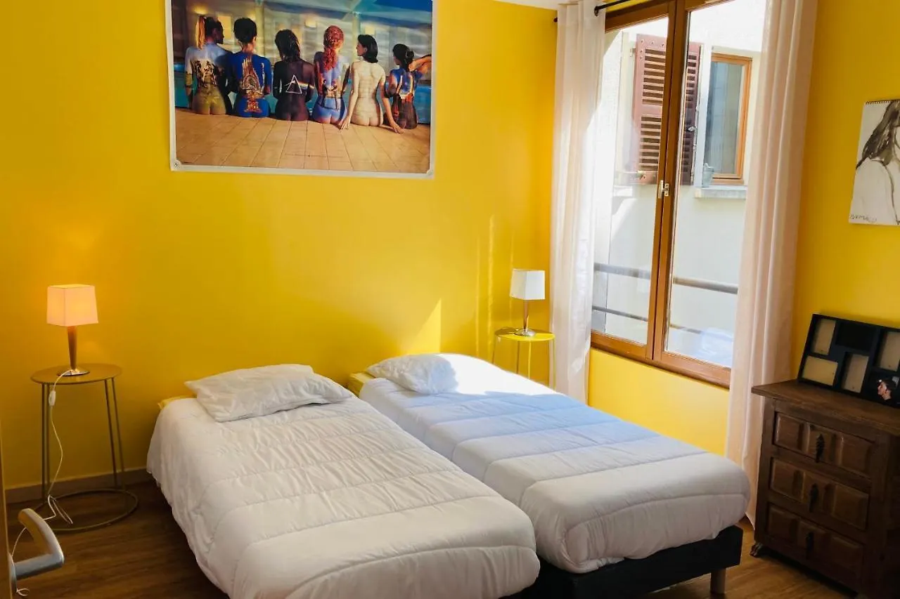 Apartment Appartement Dombasle Tour Eiffel - Welkeys Paris